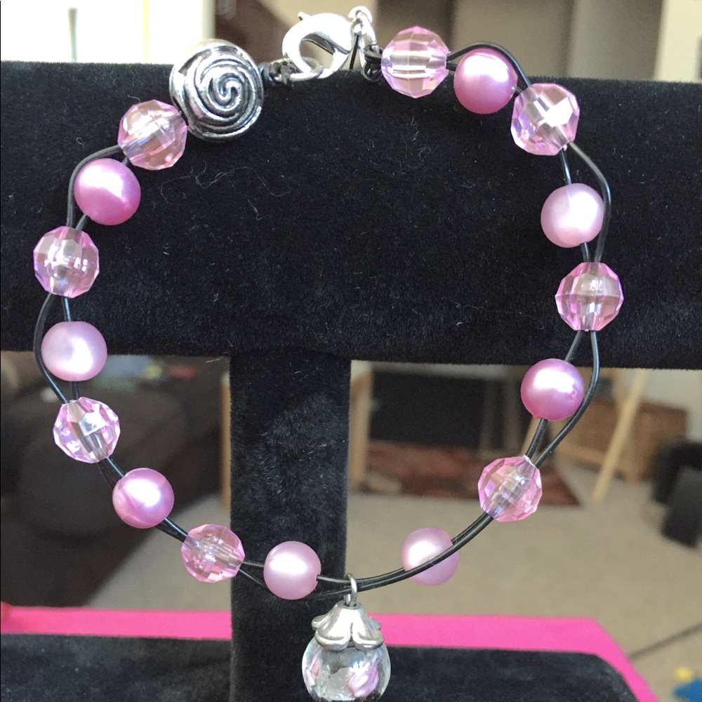 Hand crafted pink&black beaded bracelet